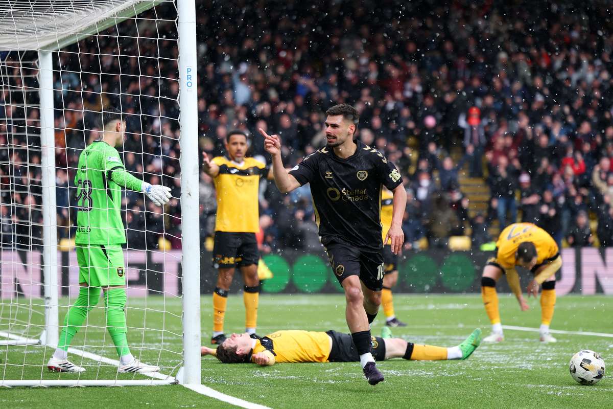 Empate na Escócia: Cláudio Braga faz golo, mas Hearts não segura vitória (2-2)