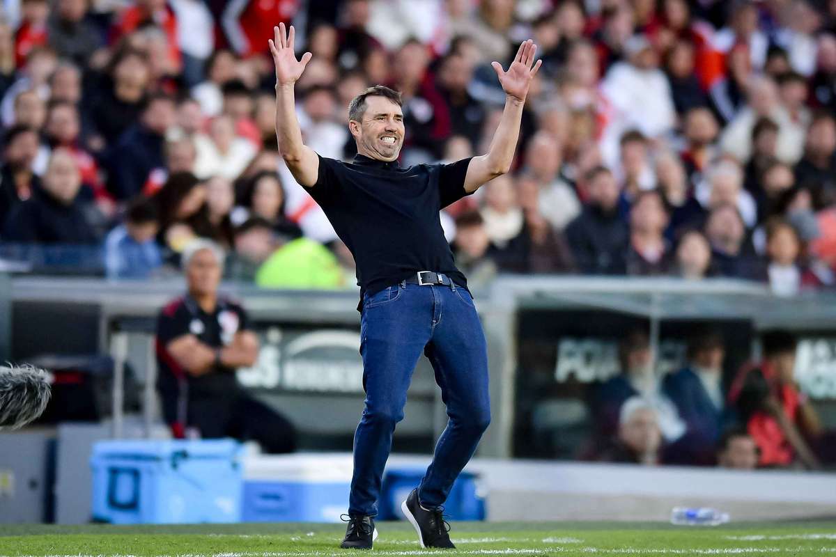 El River dirigido por Coudet arrasa y mantiene su impulso rumbo al liderato del Apertura argentino