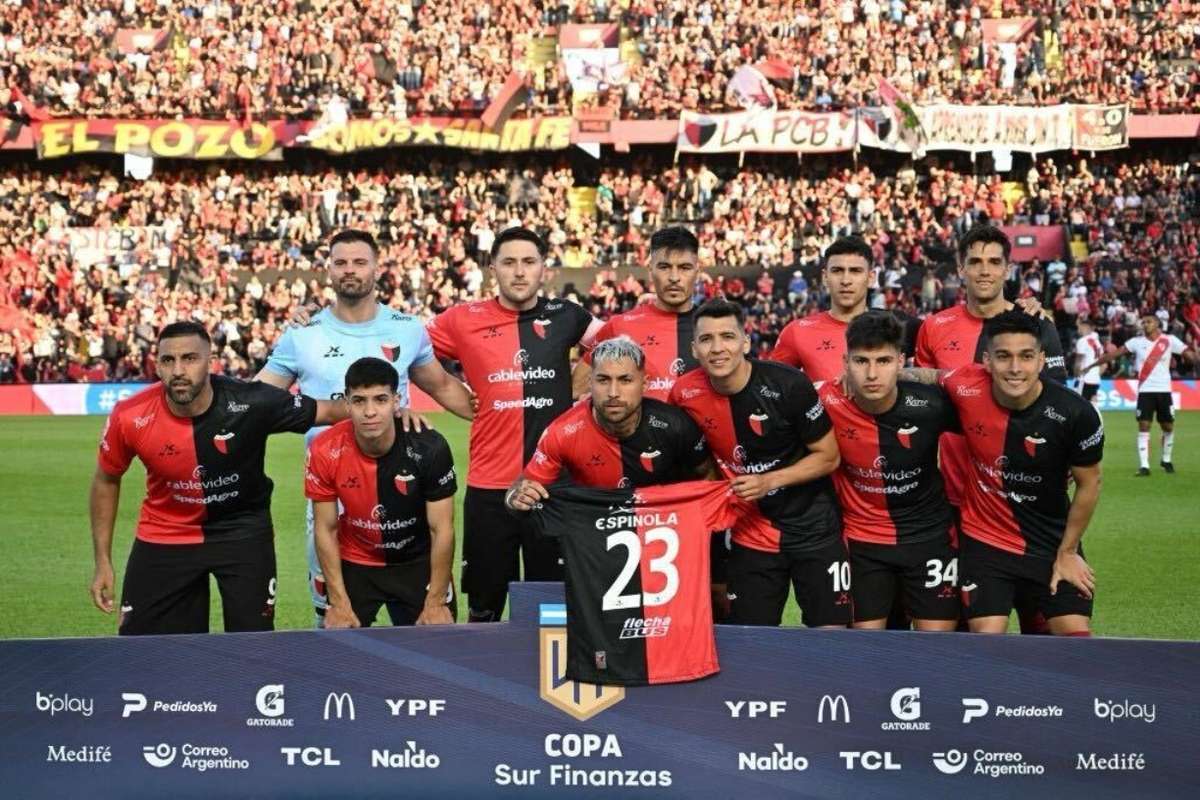 La trayectoria de Ignacio Lago el pionero futbolista argentino que hizo oficial su romance con su pareja