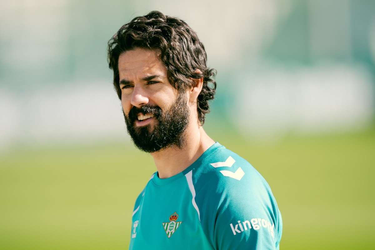 Atenção SC Braga Isco do Betis regressa aos treinos após quatro meses e meio