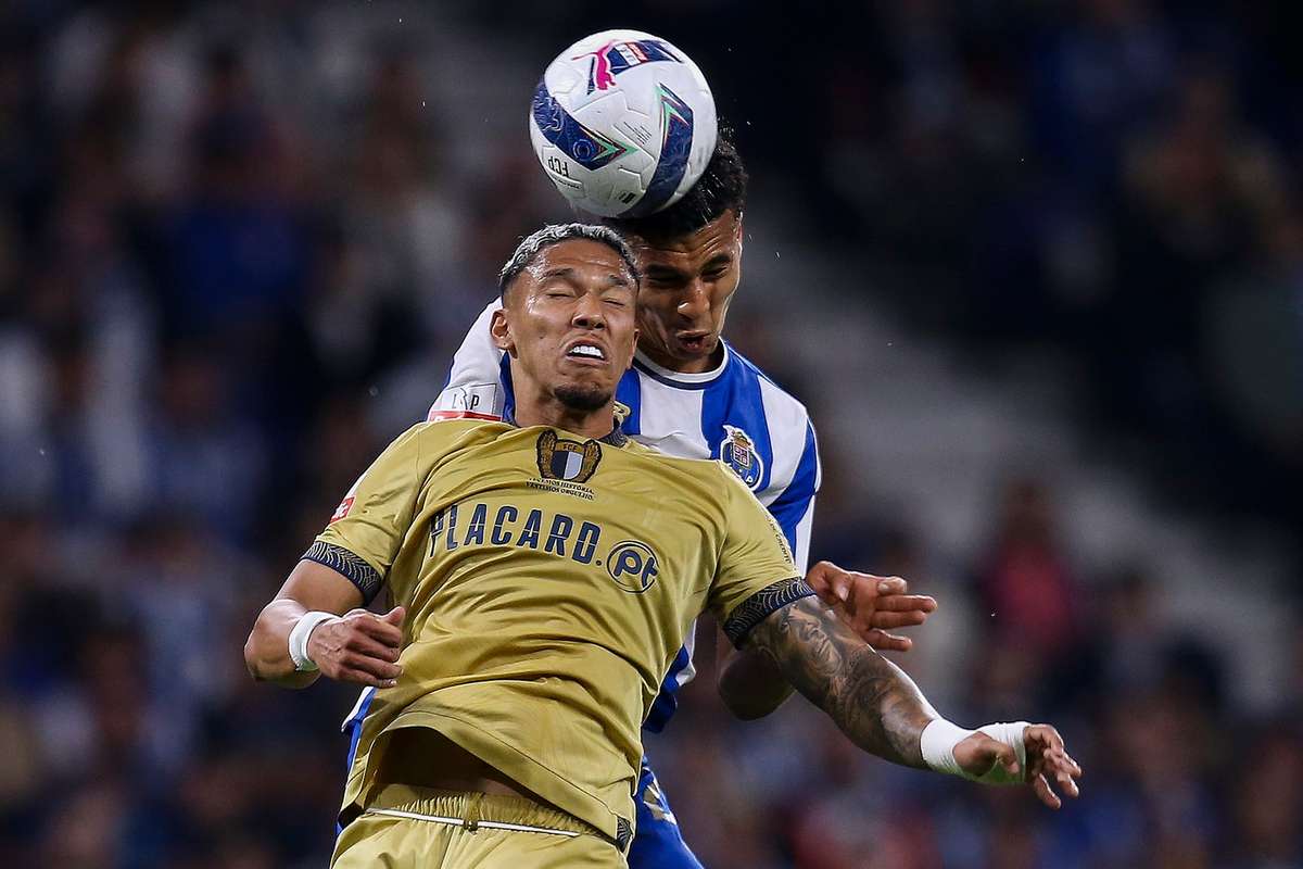 Sporting prossegue com queixa disciplinar devido a suposta cuspidela de Alberto Costa