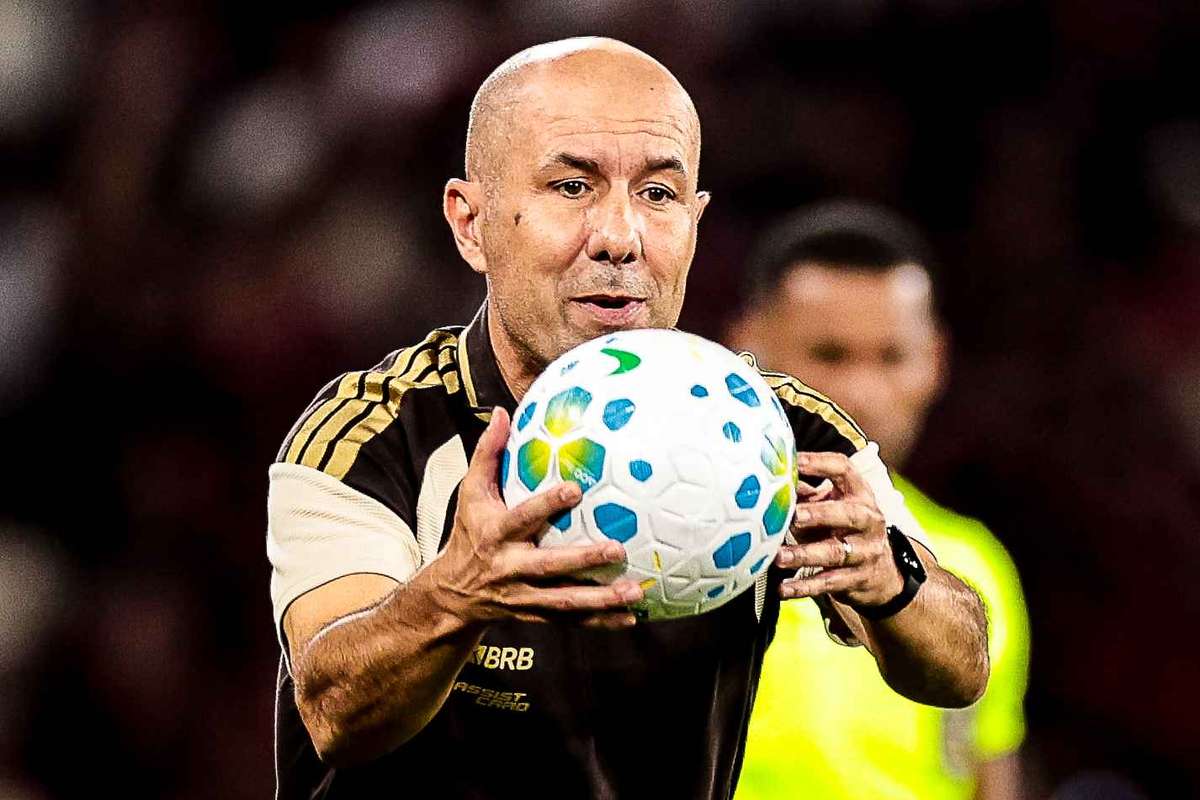 Leonardo Jardim partilha diálogo com Cuca: "No segundo tempo não tínhamos força para correr atrás de vós"