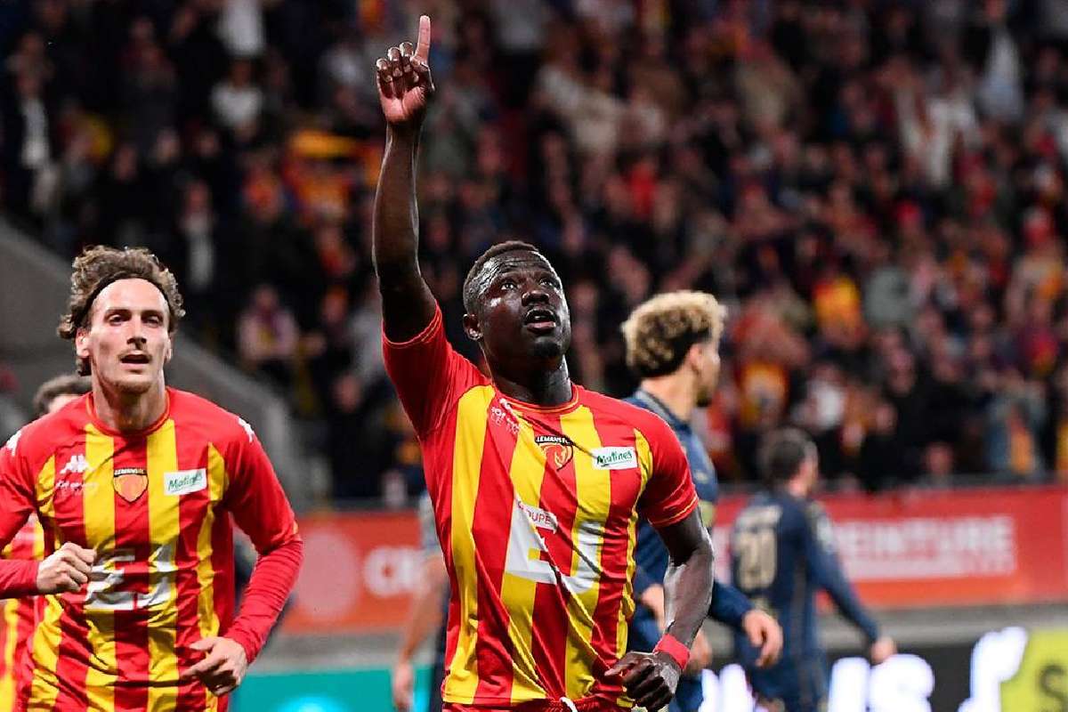 Le Mans domine Pau et se rapproche à une longueur de la montée directe en Ligue 1