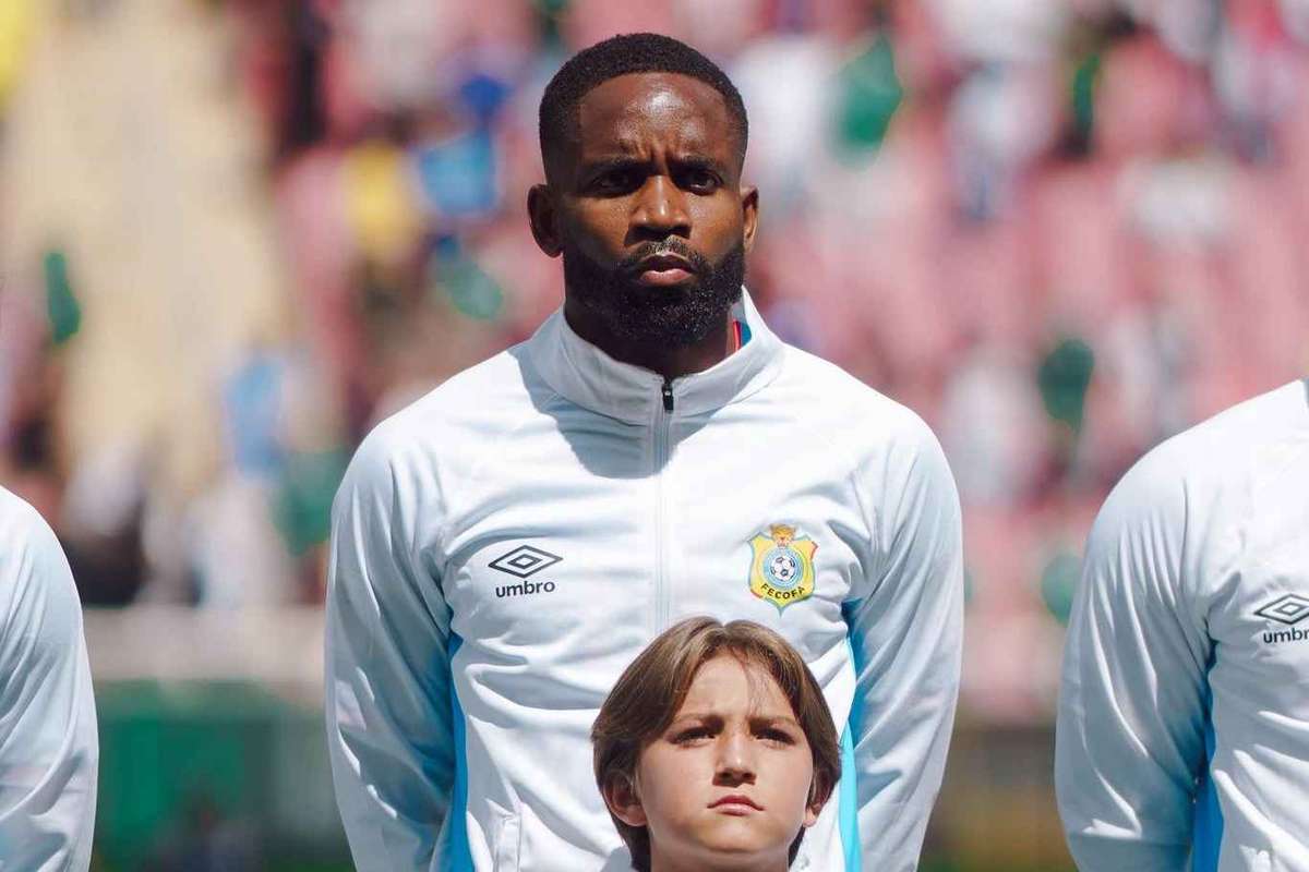 Cedric Bakambu urges peace in DR Congo following FIFA World Cup qualification