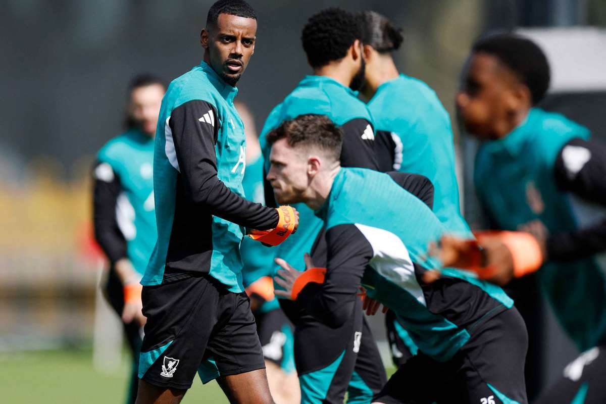 Liga dos Campeões: Isak volta aos treinos com o Liverpool