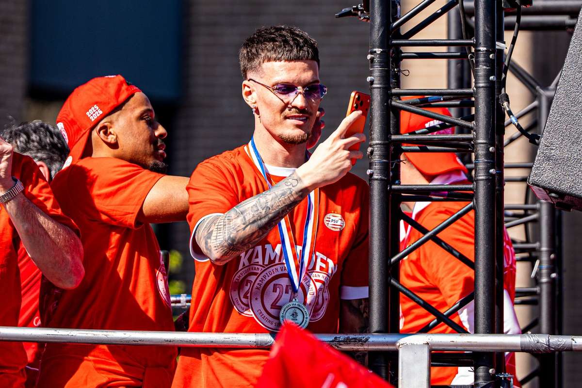 Dennis Man entusiasmado pelo primeiro troféu da sua carreira: "Sinto-me tão contente por integrar esta família"