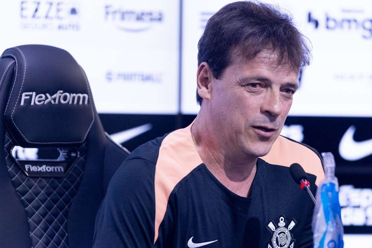 Diniz exige alteração na mentalidade do Corinthians: "O que tranquiliza é vencer partidas"