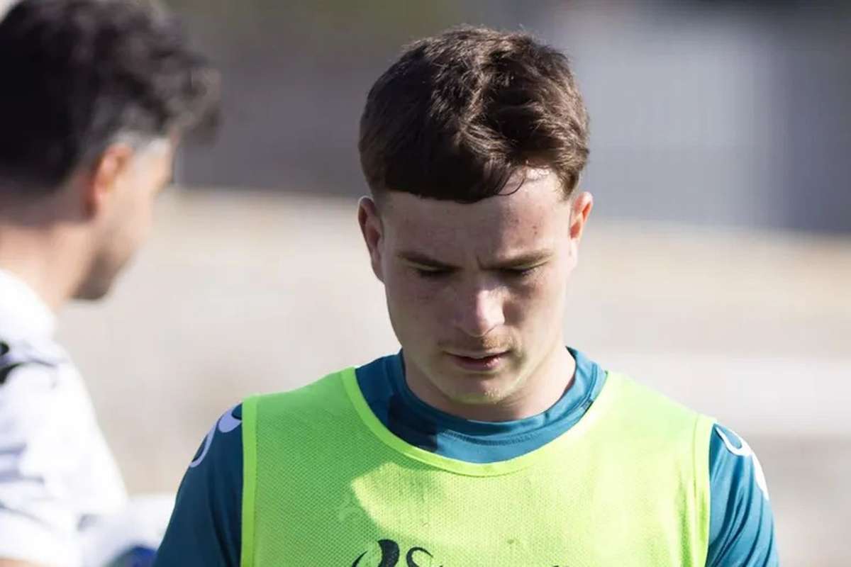 Jogadores Jonny Day e Harold William do Bournemouth participaram em treinos no Moreirense