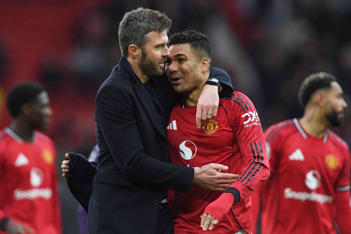 Paul Scholes sugere que o Manchester United libere vários futebolistas como Mount e Dorgu