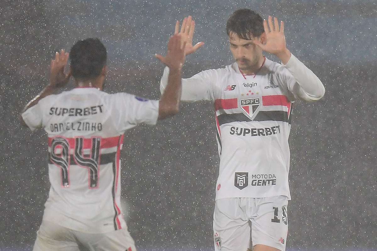 São Paulo vence Boston River apesar da tempestade e inicia Sul-Americana com triunfo