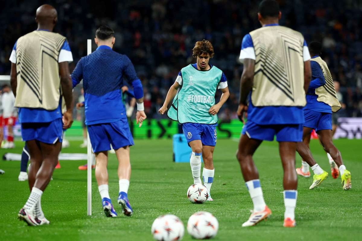 Rodrigo Mora recupera e treina para o duelo europeu com o Nottingham Forest