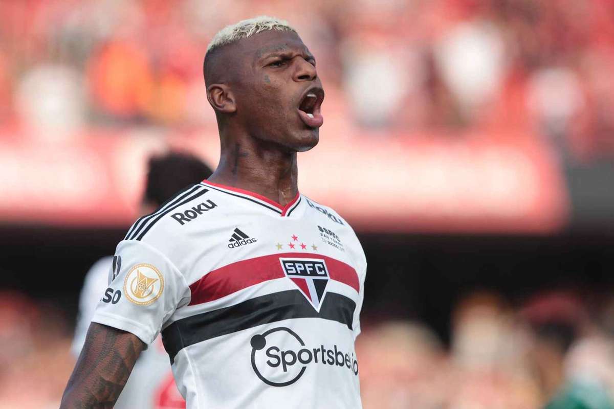 São Paulo avança com rescisão de contrato de Arboleda que continua em falta