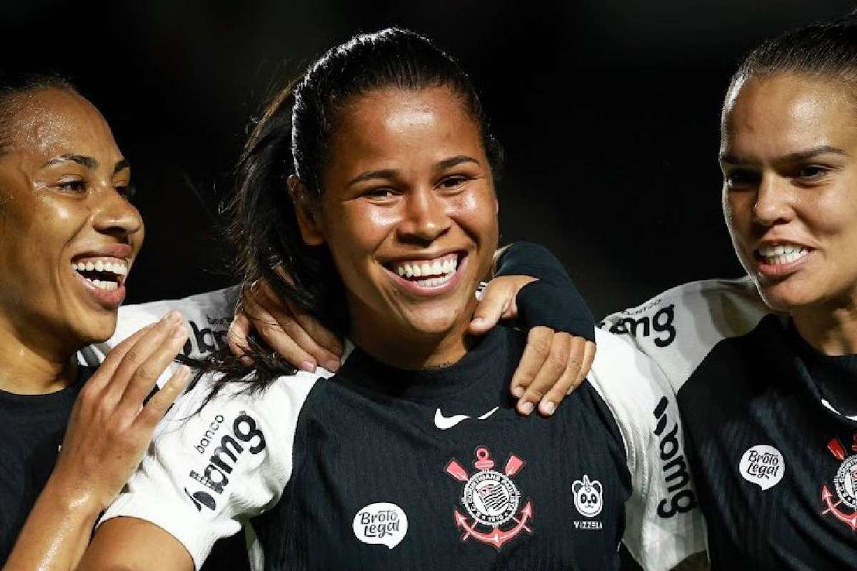Interrupção do Brasileirão Feminino surge com nova equipa no topo e saída de outro treinador