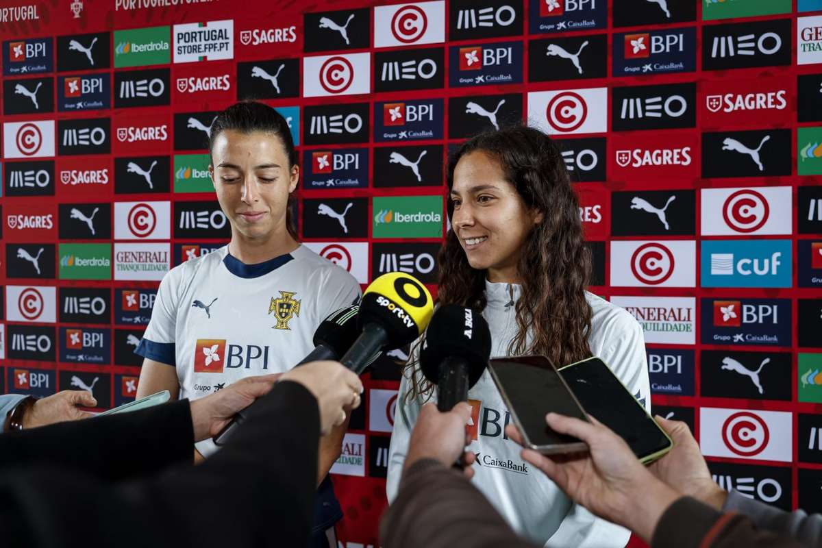 Futebol Feminino Carolina Correia e Bárbara Lopes Satisfeitas por Integrarem a Seleção Nacional