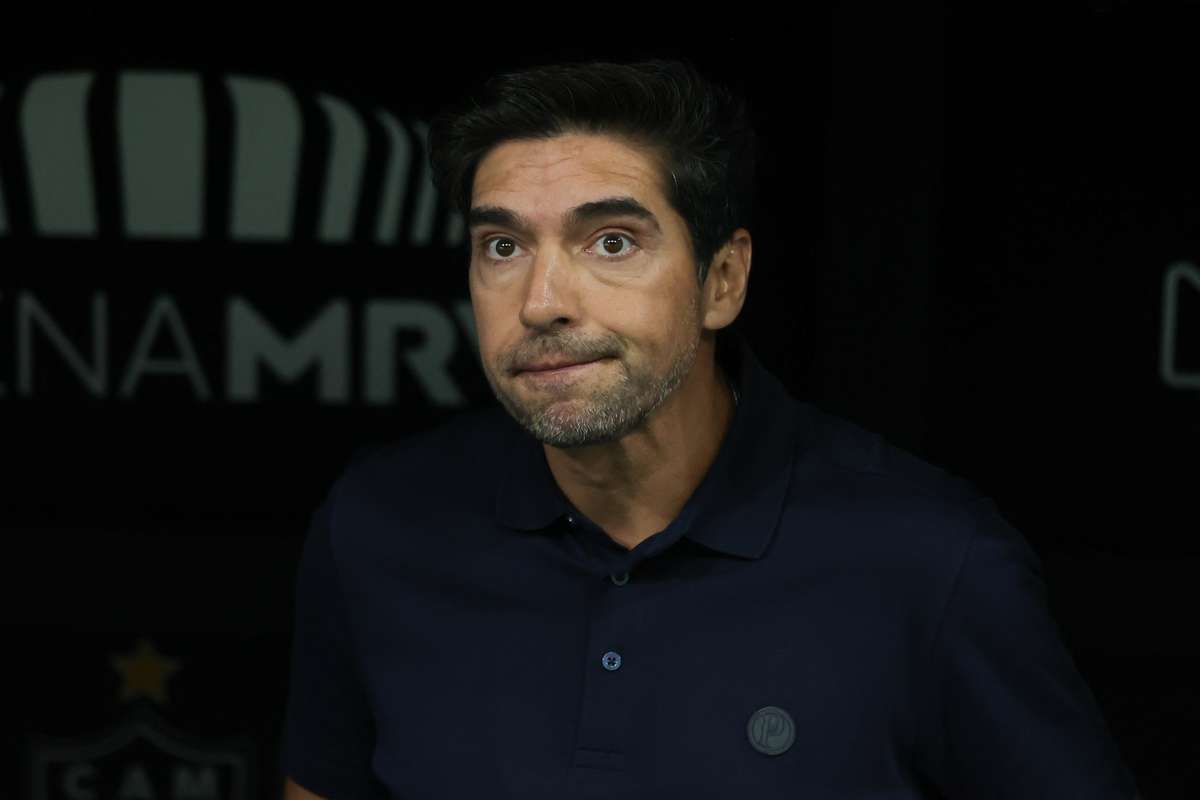 Futebol Brasileiro: Abel Ferreira acusado pelo STJD devido a expulsões e risco de ausência no Palmeiras