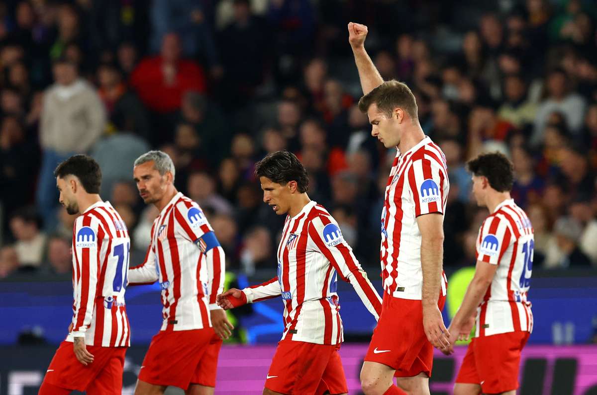 Rote Karte kurz vor der Halbzeit: Barcelona erleidet knappe Niederlage gegen Atletico