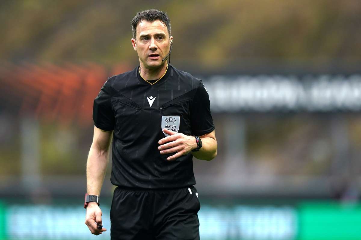 Einziger deutscher Schiedsrichter: Felix Zwayer pfeift bei der Weltmeisterschaft