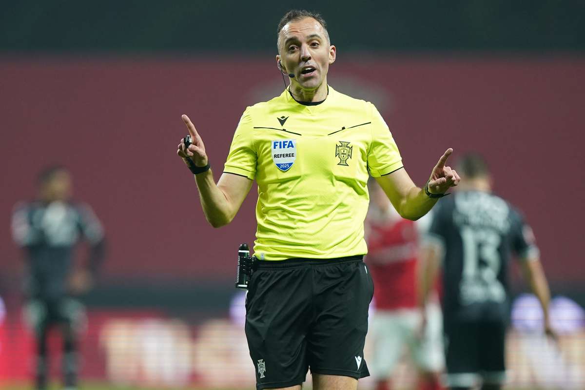 Mundial 2026: João Pinheiro, Bruno Jesus e Luciano Maia escolhidos para a fase final como árbitros