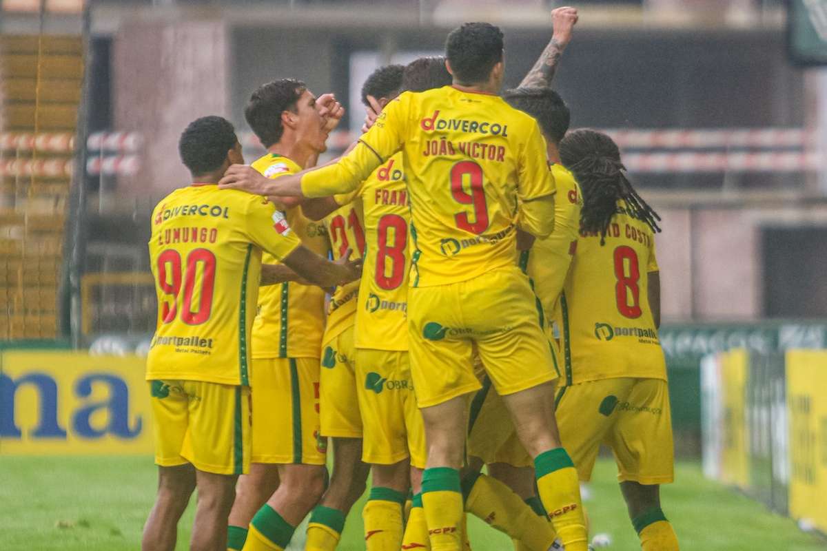 Liga 2: Paços de Ferreira submete a votação venda gradual da SAD para assegurar sobrevivência