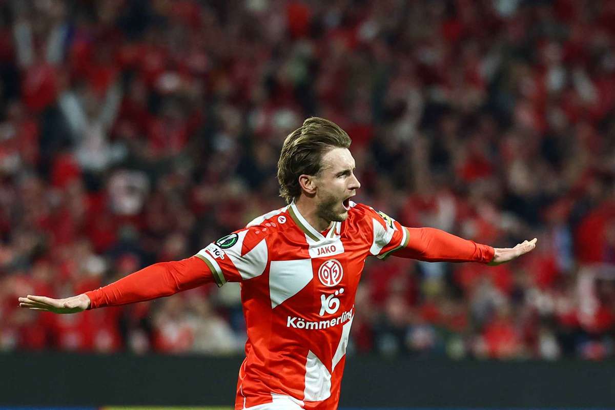 Reti iniziali vedono il Mainz sconfiggere lo Strasbourg con un vantaggio di due gol nei quarti