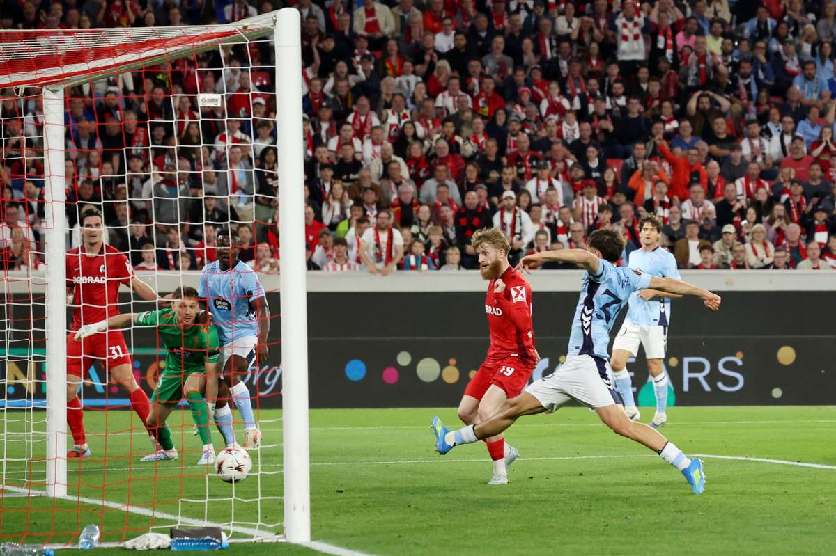 El Celta irreconocible regresa goleado y sin garra de Friburgo (3-0)