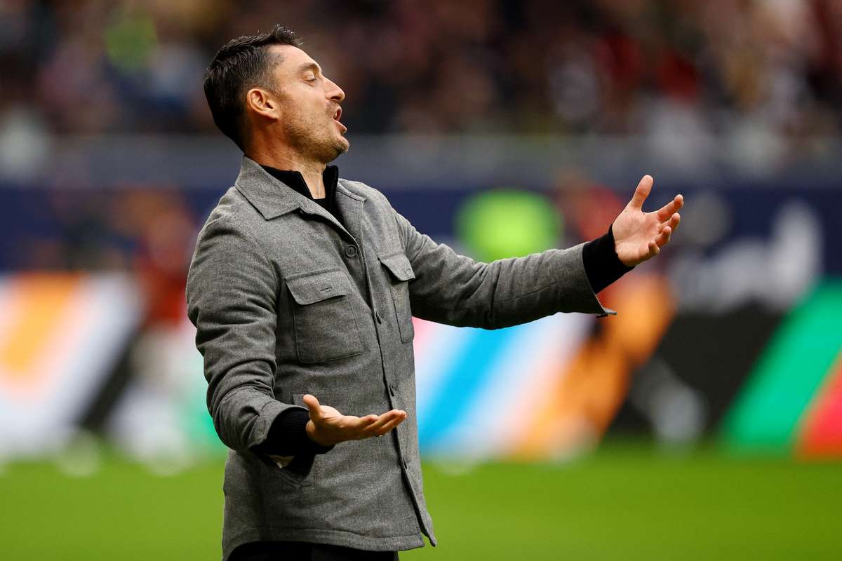 Eintracht Frankfurt: Trainer Riera sorgt für Kontroversen und benötigt dringend einen Erfolg