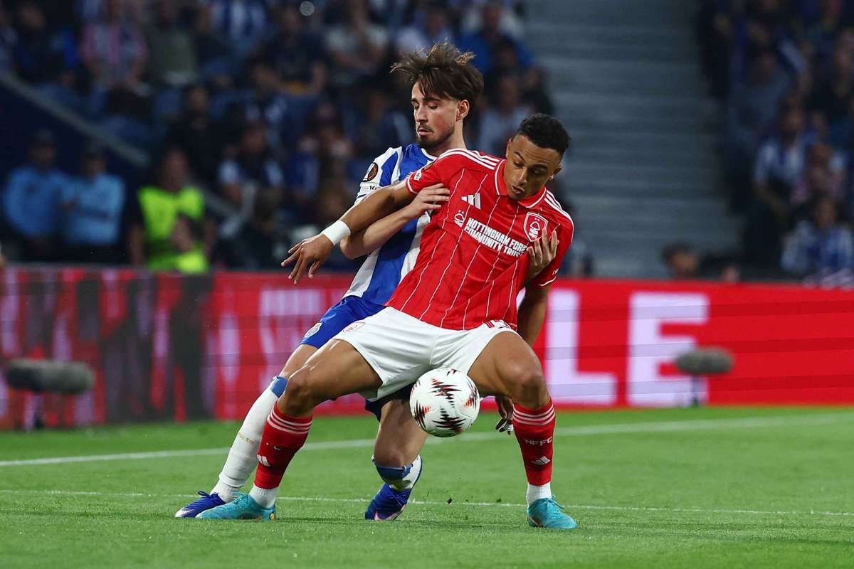 Liga Europa: Martim Fernandes do FC Porto sofre entorse no tornozelo direito