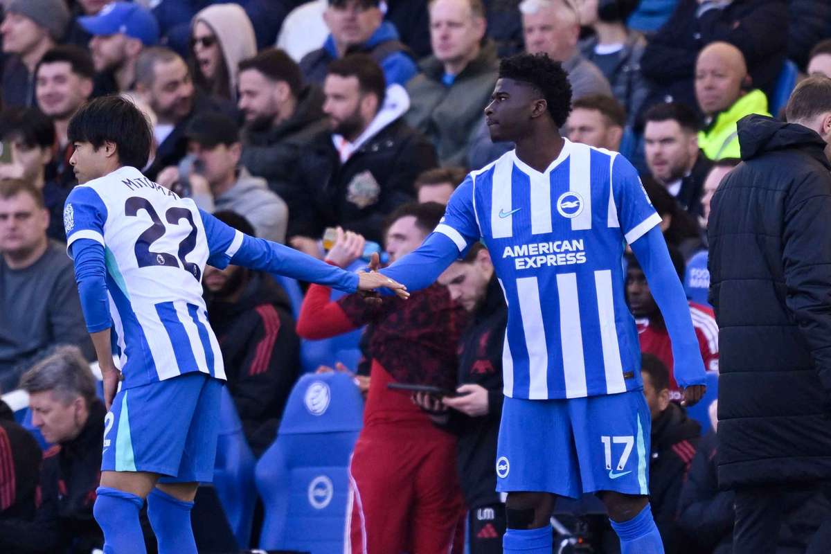 Carlos Baleba si profila come probabile innesto a centrocampo nel piano di rinnovamento estivo del Manchester United