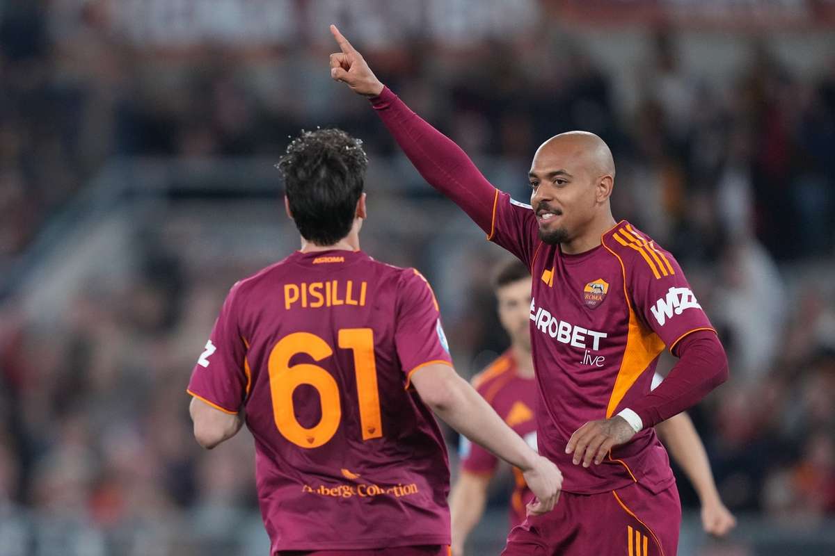 Malen nets hat-trick as Roma crush Pisa to consolidate European position