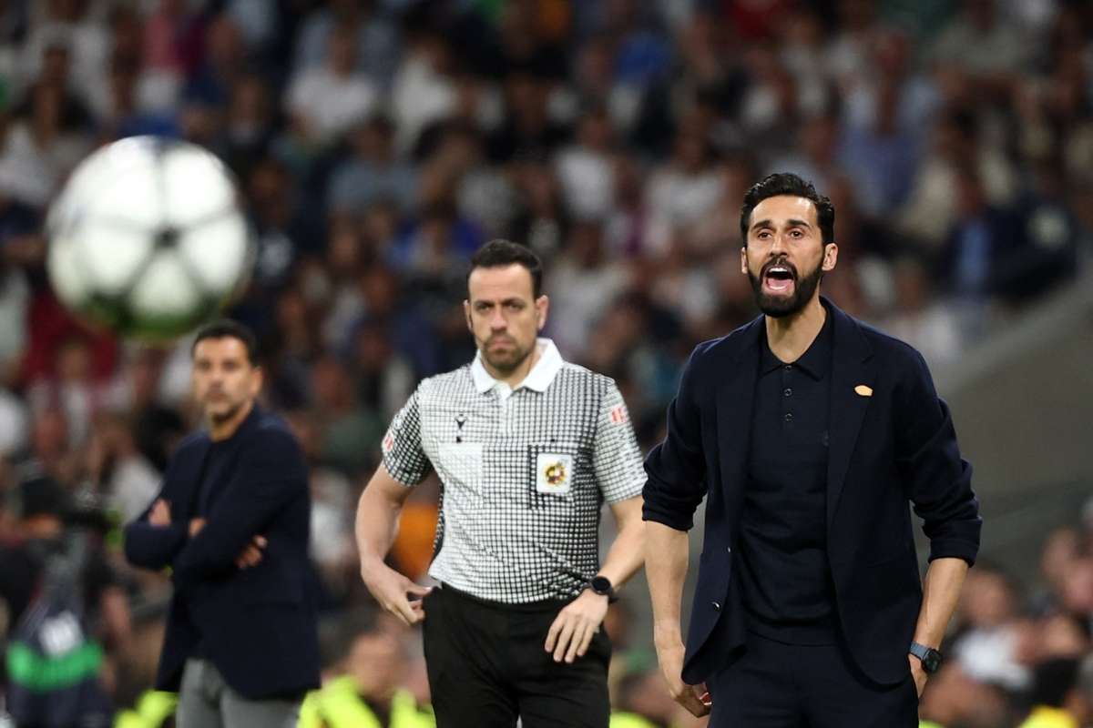 Arbeloa afirma que la jugada con Mbappé es penalti en cualquier sitio