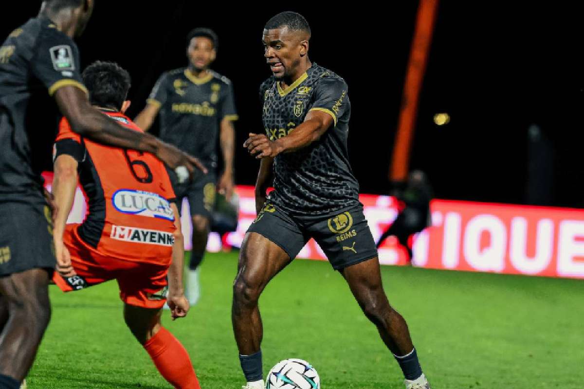 Reims laisse filer deux points face à Laval et voit s'éloigner l'espoir d'une promotion directe en Ligue 1