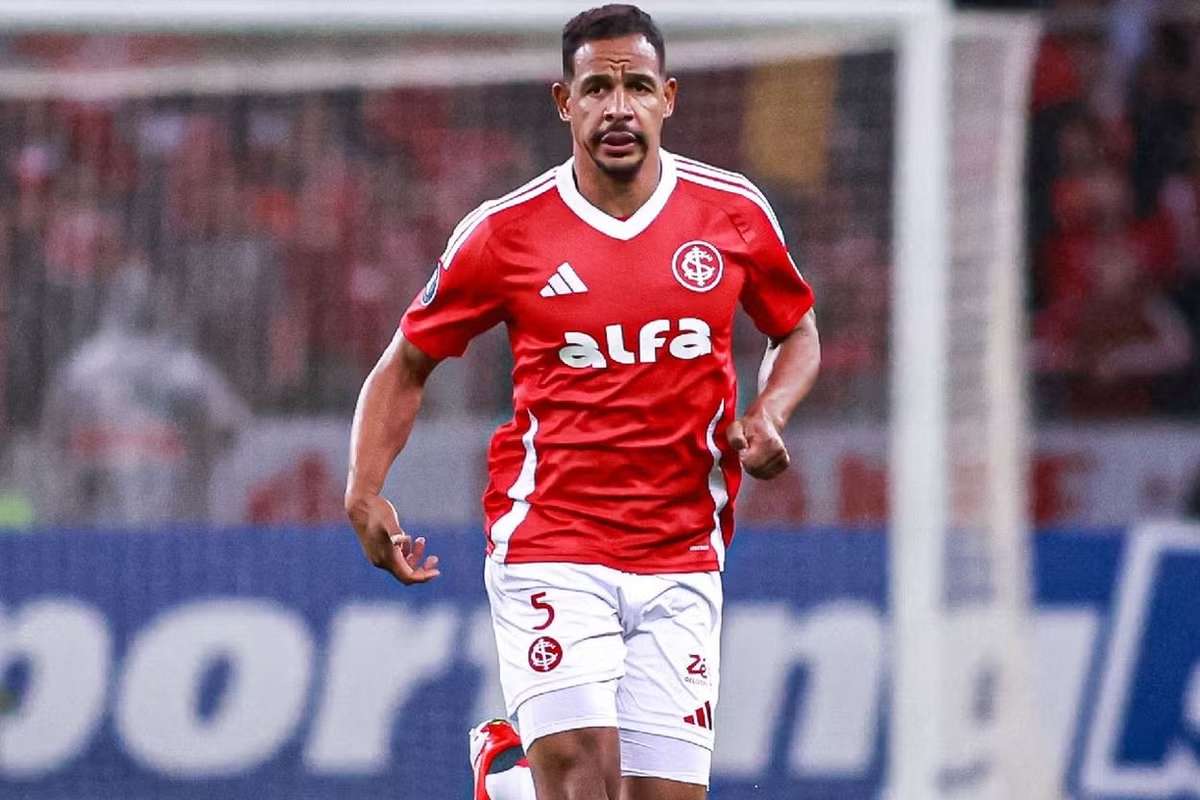 Fernando Reges ex FC Porto anuncia fim da carreira aos 38 anos