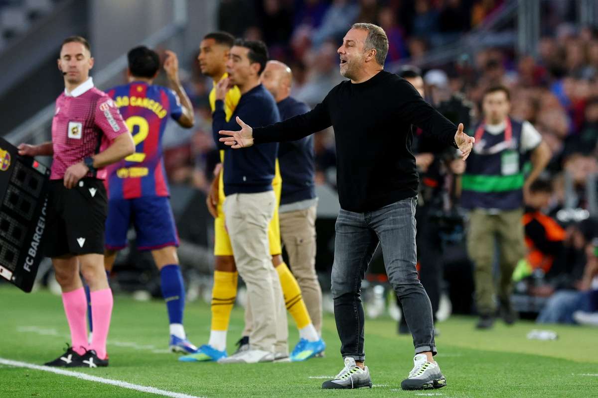 Flick: "La lesión de Gerard no es seria, pienso que jugará el martes"