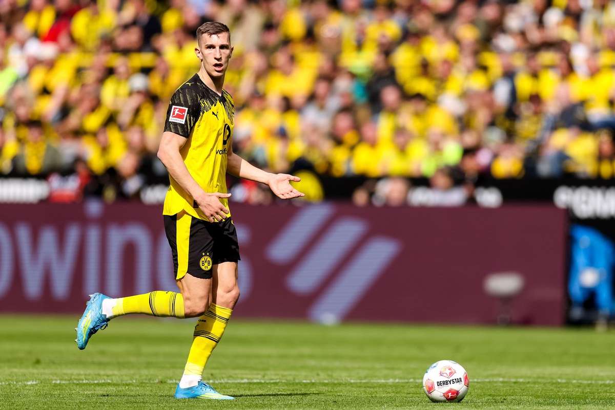 Bundesliga: Responsável do Dortmund condena as vaias contra Schlotterbeck