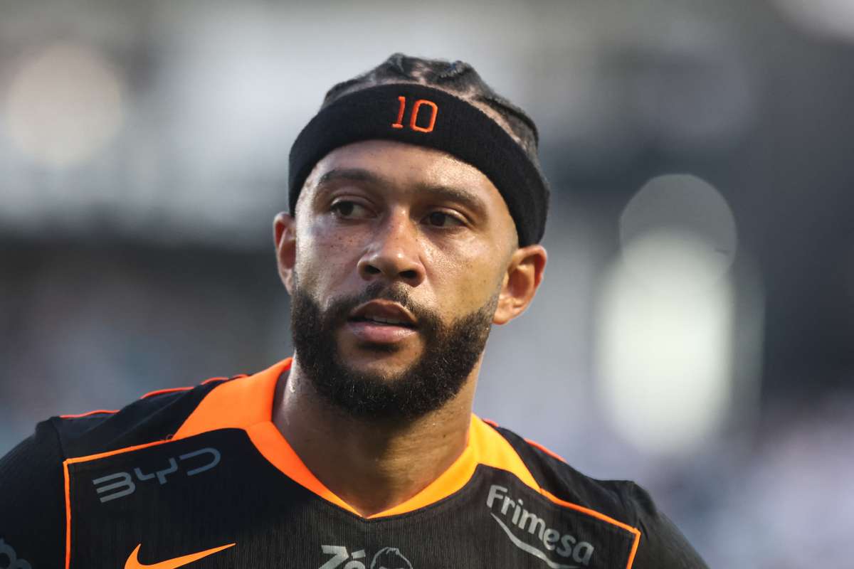 Memphis Depay lança indireta sobre lesão e afirma pretender continuar no Corinthians após a Copa
