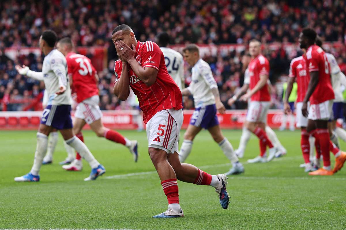 Murillo marca autogolo e Nottingham Forest empata com Aston Villa na Premier League