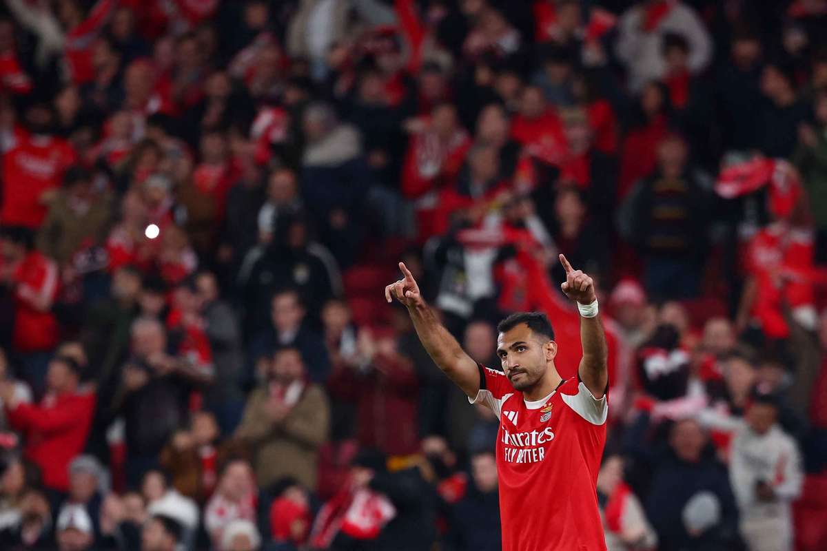 Pavlidis enaltece Mourinho e confessa ter recebido outras propostas para além do Benfica