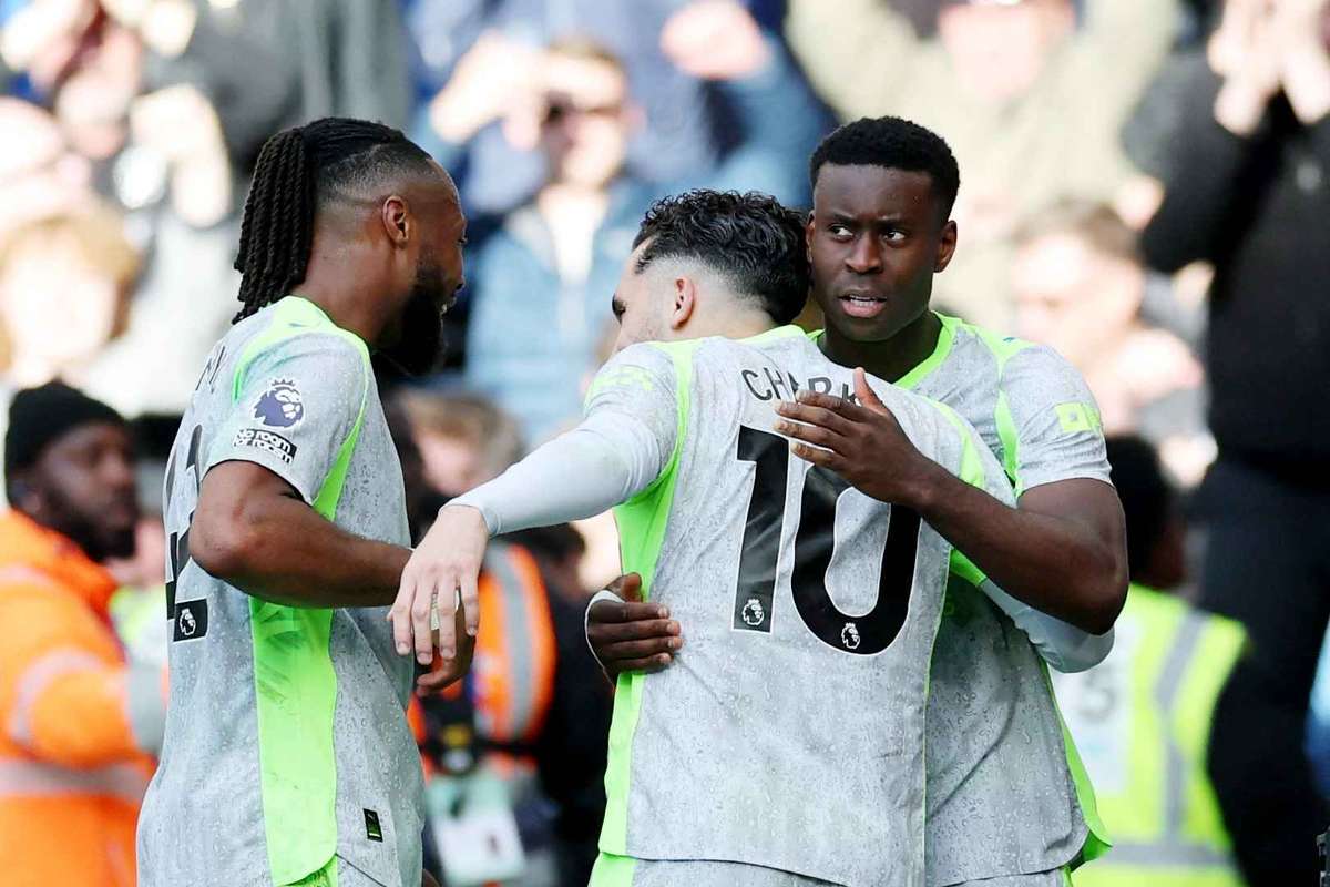 Manchester City domine Chelsea et talonne Arsenal au classement