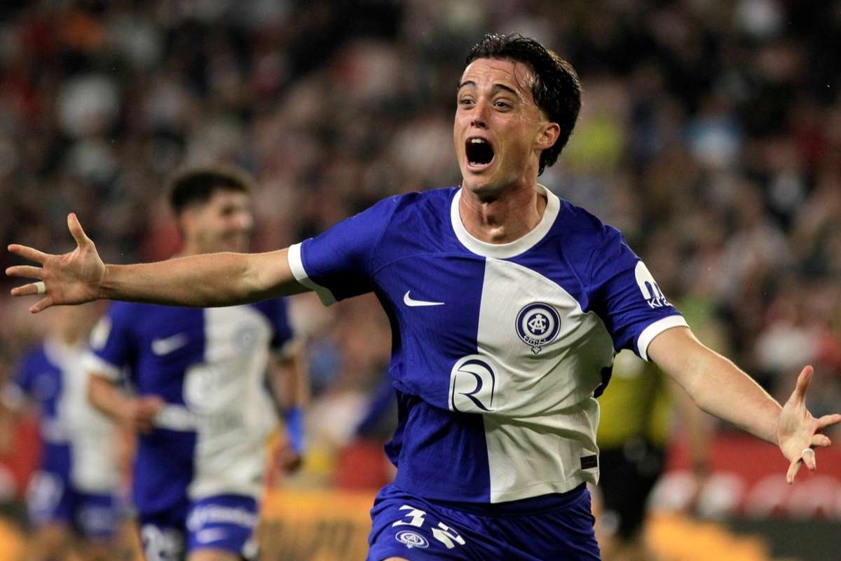 Javi Boñar debuta, besa el escudo y se emociona: "Me lo merezco"