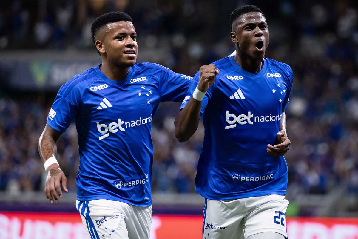 Cruzeiro vira o jogo contra o Bragantino e aproxima-se da saída do Z4 no Brasileirão