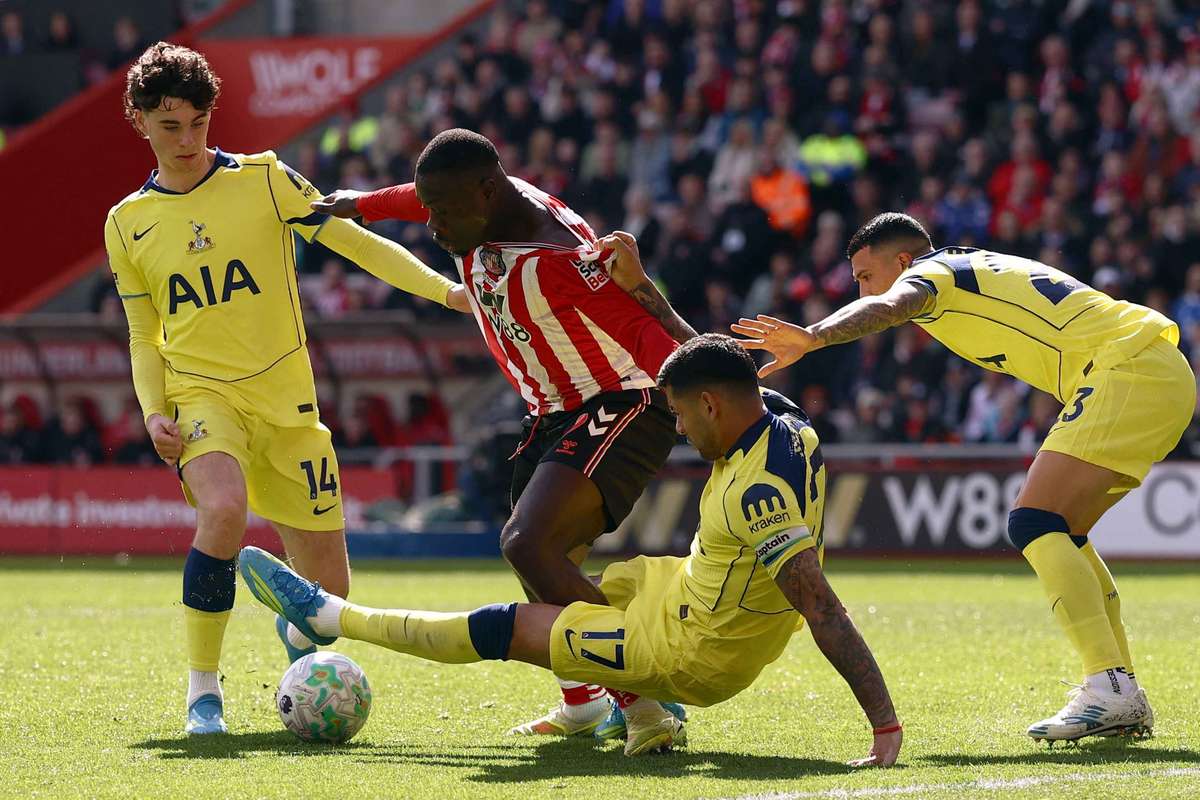 Sunderland verurteilt rassistische Beleidigungen gegen Brian Brobbey aus Leipzig-Zeit