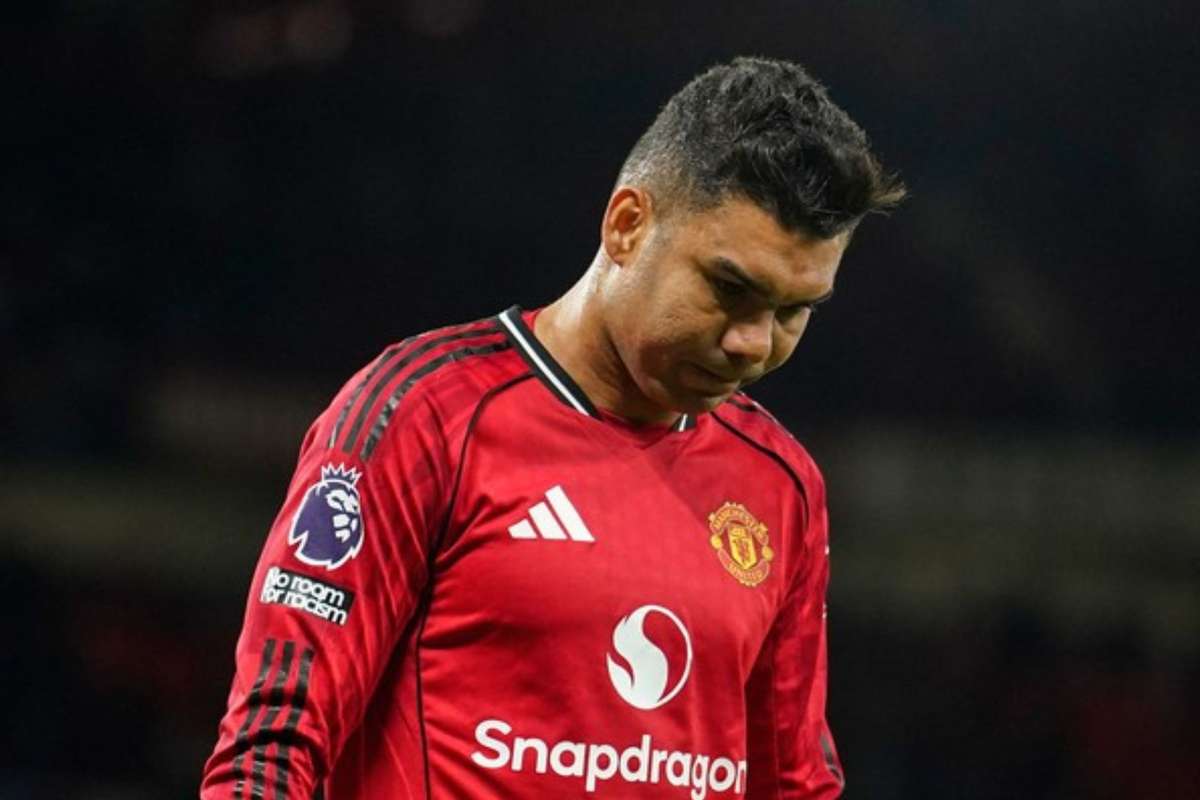 Casemiro faz golo mas United perde de forma inédita ante Leeds na Premier League