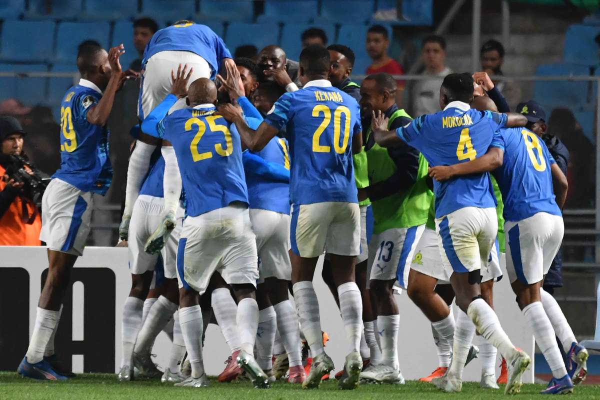 Jak może wyglądać ostateczna tabela Betway Premiership kto prowadzi a kto spada