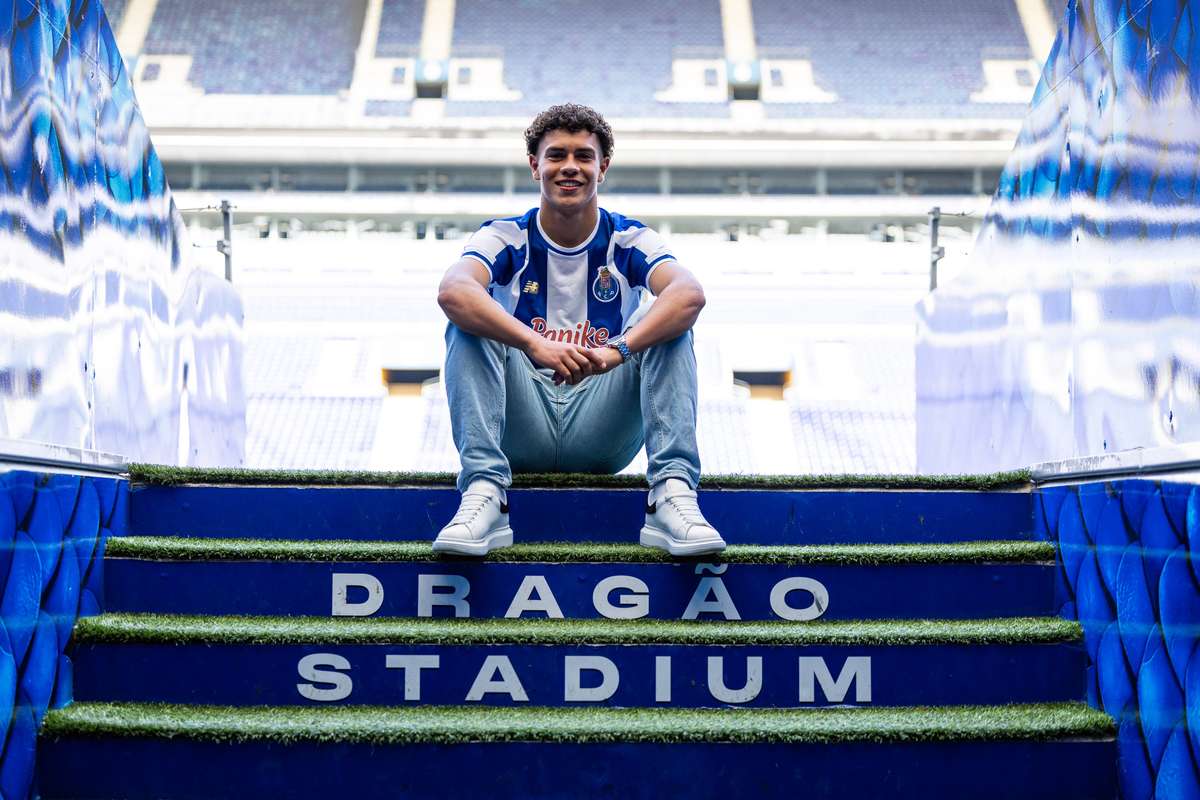 Confirmado: Eduardo Ferreira fecha acordo profissional com o FC Porto após golo na estreia