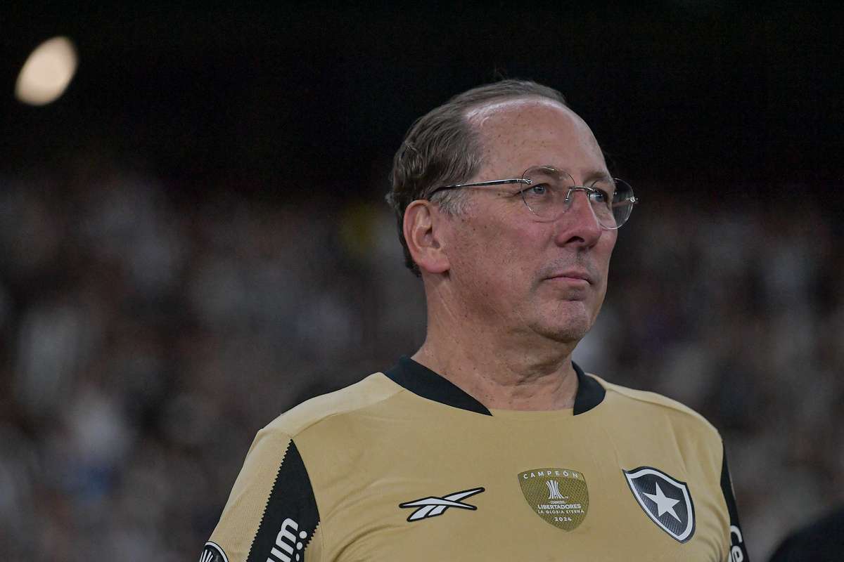 John Textor justifica colocação da SAF do Botafogo à venda em anúncio de jornal