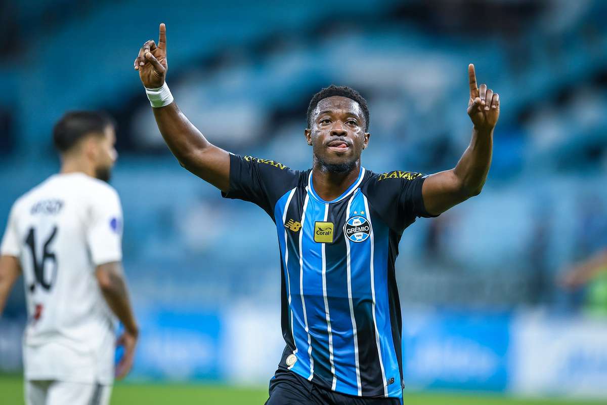 Sul-Americana: Com um homem a menos, Grémio de Luís Castro derrota Deportivo Riestra por 1-0