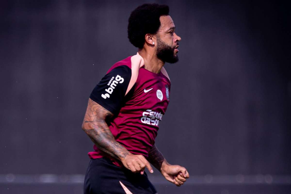 Recuperação de Memphis sofre atraso por falha do Corinthians