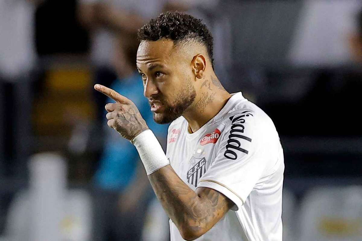 Lula da Silva discute com Ancelotti a possível inclusão de Neymar na seleção: Deve merecer o lugar no relvado