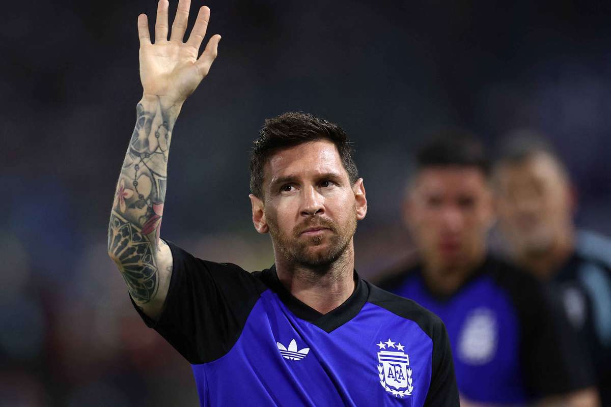 Lionel Messi torna-se o novo dono do Cornellà em Espanha