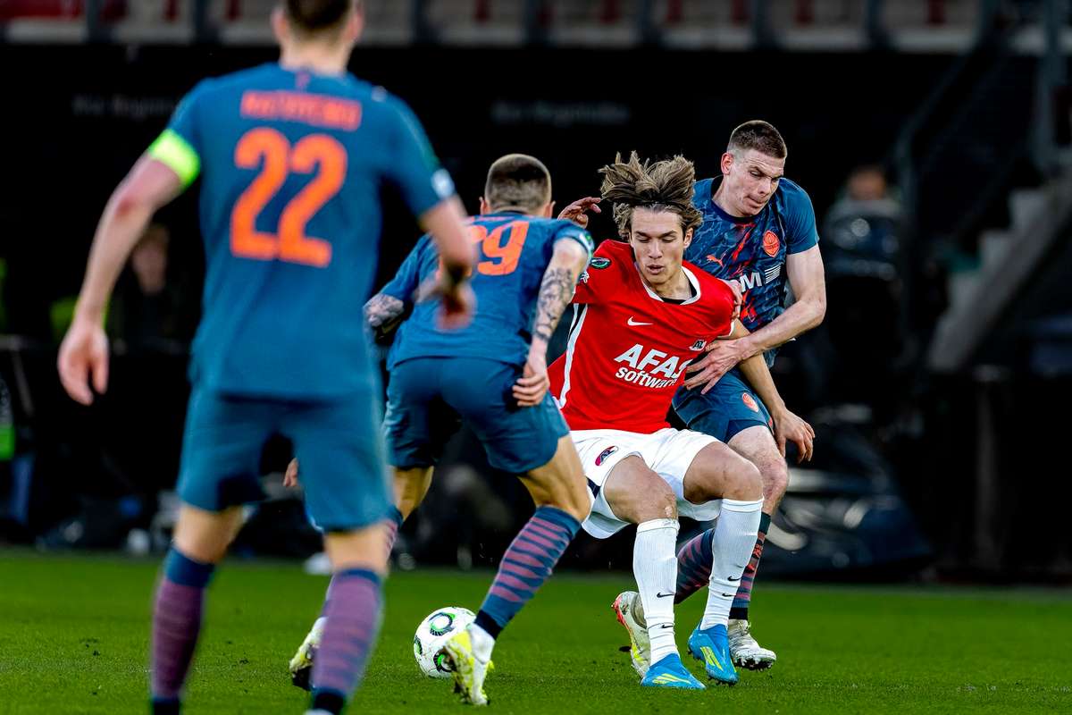 Shakhtar overleeft late schrik tegen AZ en bereikt Conference League halve finales